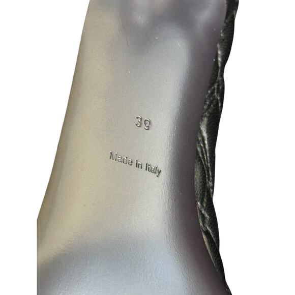 Burberry NWOB Baby Pump in Black Quilted Leather Size 39 - Picture 8 of 10